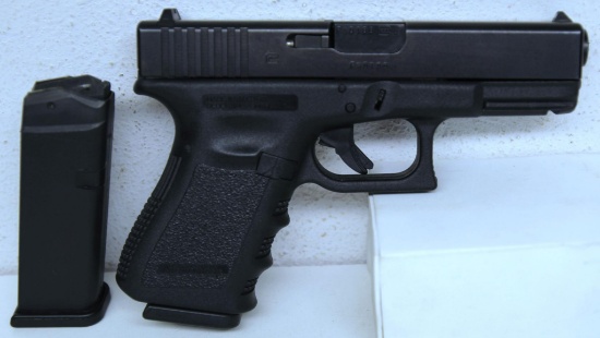 Glock Model 23 .40 S&W Semi-Auto Pistol w/2 Clips, Hard Case, Bianchi Holster Like New SN#FAD189
