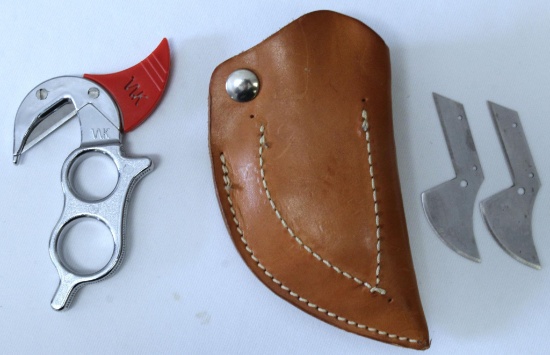 Wyoming Knife Skinner and Gutting Tool with Leather Holster and 2 New Replacement Blades