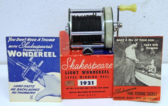 Vintage Shakespeare Wondereel Light No. 1921 Level Winding Fishing Reel in Original Box and Papers
