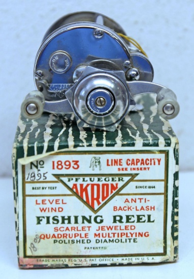 Vintage Pflueger No. 1895 Level Wind Fishing Reel in Pflueger 1893 Box