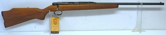 Remington Model 580 .22 S,L,LR Single Shot Bolt Action Rifle w/Original Box Butt Plate is broken,
