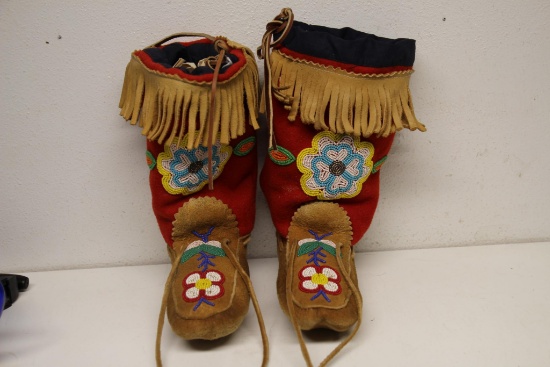 Native American Indian Beaded Ladies Boots, Tag Reads Chippewa "Ojibwa" Red Lake Reservation