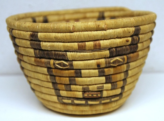 Native American Indian Woven Basket, Hopi Indians, 8" Wide x 5" Tall...