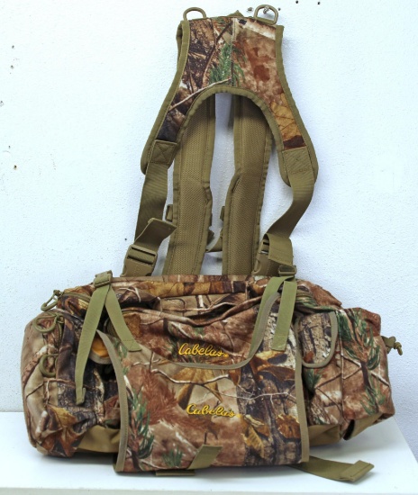 Cabelas Camo Hunting Bag with Shoulder Straps...