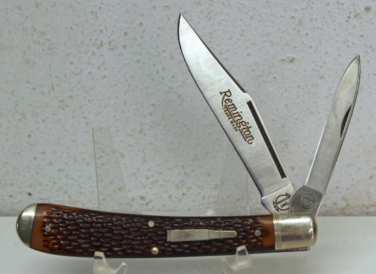 Remington "Hunter" Limited Edition R1263 Bullet Knife in Box (Box has a little tear)...