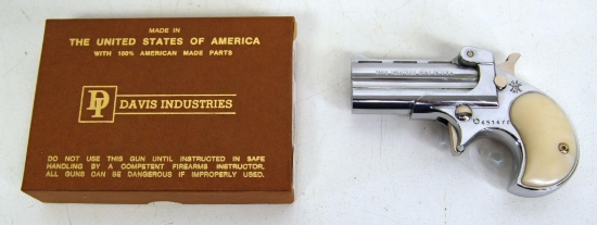 Davis Industries D-22 .22 LR Derringer in Original Box... SN#451472...