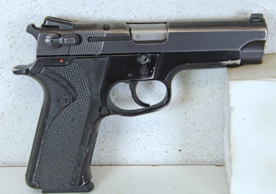 Smith & Wesson Model 5904 9 mm Parabellum Semi-Auto Pistol... SN#VDC2294...