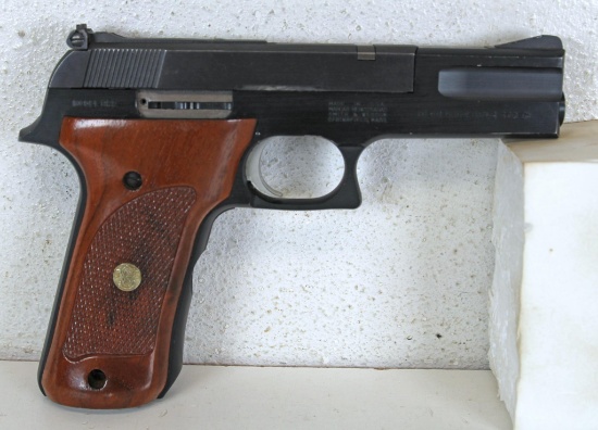 Smith & Wesson Model 422 .22 LR Semi-Auto Pistol... SN#TBF0929...