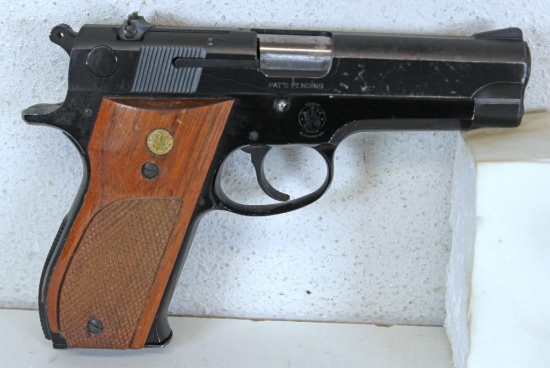 Smith & Wesson Model 39-2 9 mm Semi-Auto Pistol... SN#A155077...