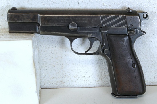 FN Herstal Browning Patent 9 mm Hi-Power Semi-Auto Pistol... Tight Crack Left Grip at Screw...