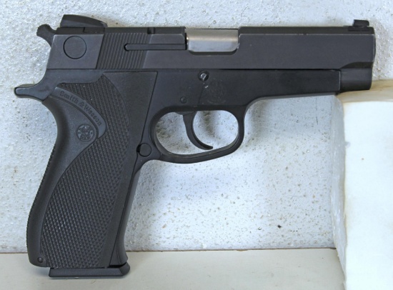 Smith & Wesson Model 909 9 mm Parabellum Semi-Auto Pistol SN#VCZ3413...