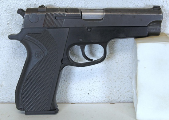 Smith & Wesson Model 909 9 mm Parabellum Semi-Auto Pistol SN#VCV1521...