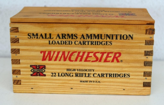 Winchester Super-X Commemorative Wooden Ammo Box with Brick 500 .22 LR High Velocity Cartridges