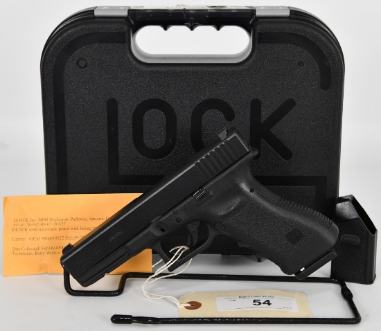Glock 22 Semi Auto Pistol chambered in .40 cal