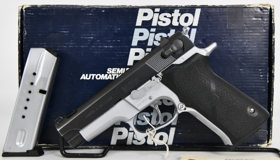 Smith & Wesson Model 5904 Custom 9MM NICE
