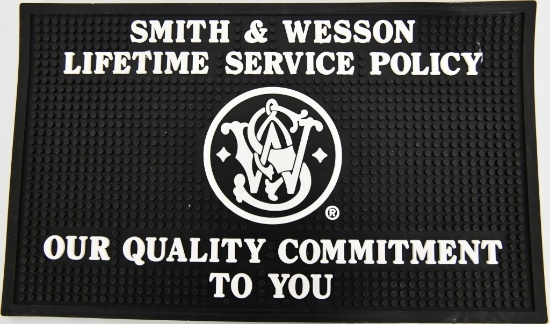New Smith & Wesson Rubber Dealer Counter Mat