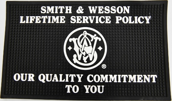 New Smith & Wesson Rubber Dealer Counter Mat
