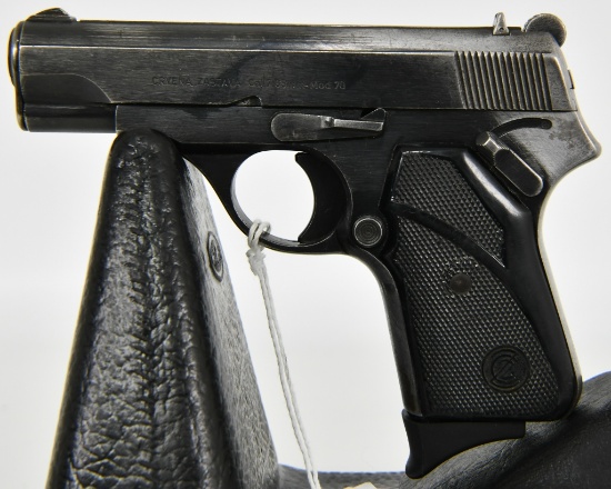 Zastava M70 Semi Auto Pistol 7.65 / .32 ACP | Guns & Military Artifacts  Handguns & Pistols Semi-Automatic Pistols | Online Auctions | Proxibid