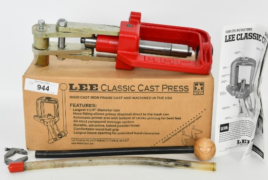Lee Precision Classic Cast Reloading Press In Box