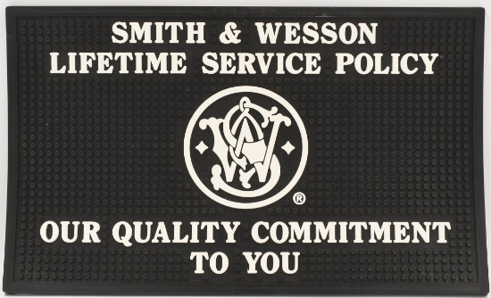 Smith & Wesson Rubber Dealer Mat