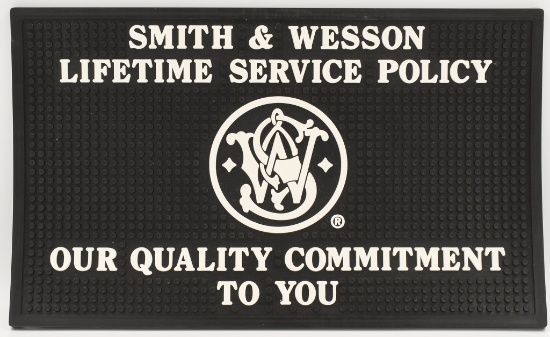 Smith & Wesson Rubber Dealer Mat