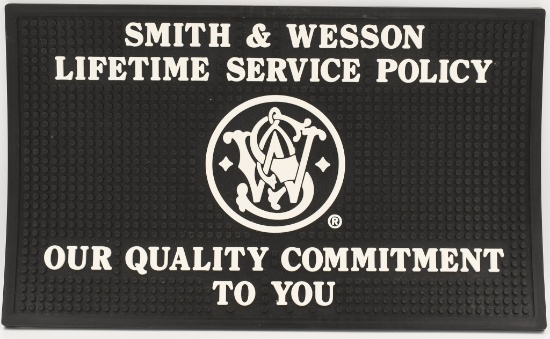 Smith & Wesson Rubber Dealer Mat