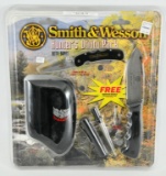 NIB Smith & Wesson Hunters Utility Knife Pack