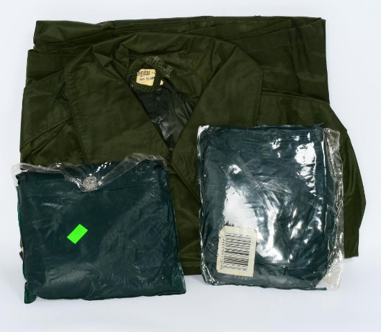 USMC Marine Corps Raincoat size Reg 34 w/2 ponchos