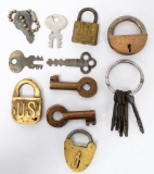 Vintage / Antique Collectible Locks & Keys variou