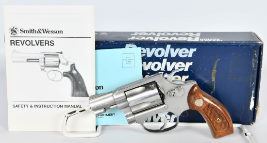 Smith & Wesson Model 60 Chiefs Special Stainless