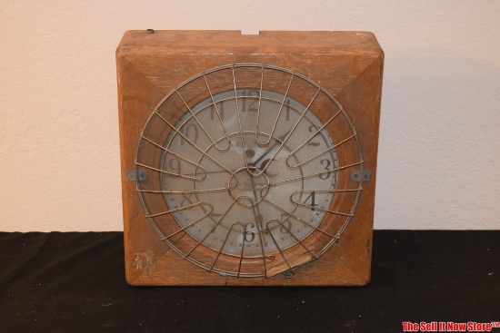 TELECHRON Gymnasium Game Analog Clock with guard