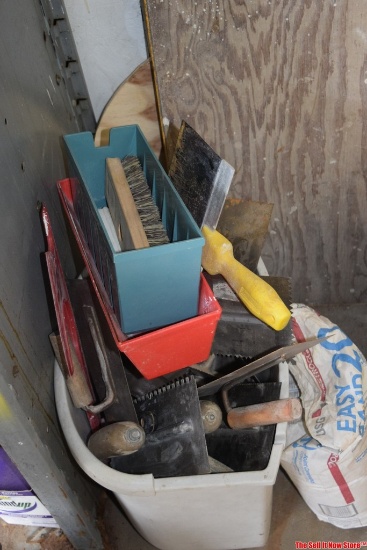 Various Flooring Tools As sHown, all for one money