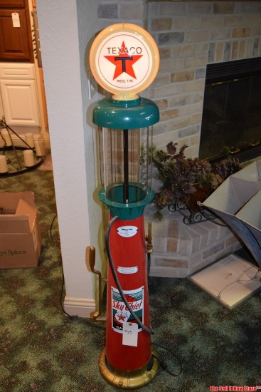 Reproduction Wayne Texaco Sky Chief Gas Pump Metal and Glass