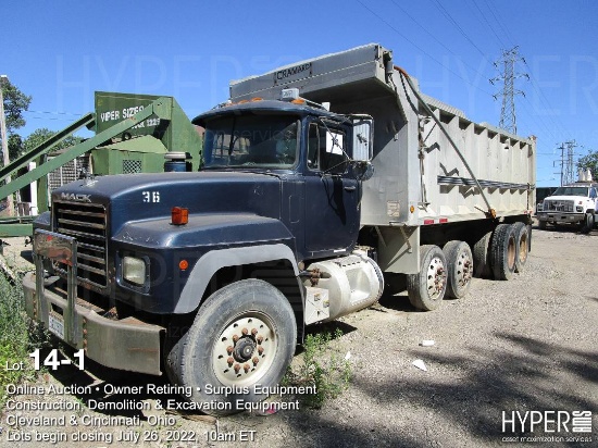 2000 Mack RD6882 Quad Axle Dump Truck