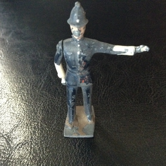 Mini Metal Bobby