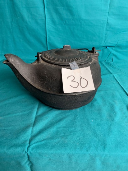 Phillps & Buttoroff cast iron pot