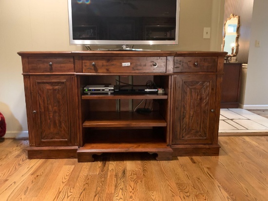 Entertainment center