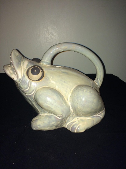 Ceramic frog waterer