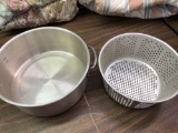 Aluminum Handled pot and frying basket
