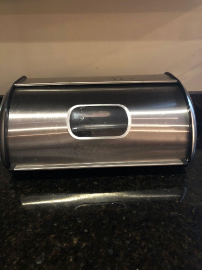 Metal bread box