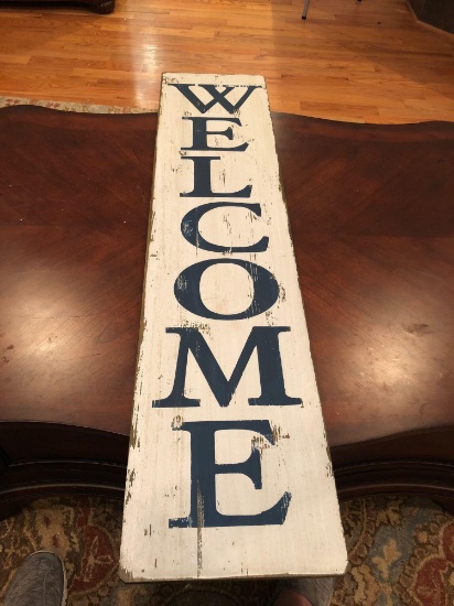 Wooden Welcome sign