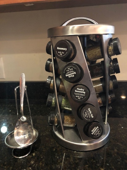 Spinning spice rack & spoon/rest