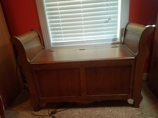 Wooden chest/ bench with storage