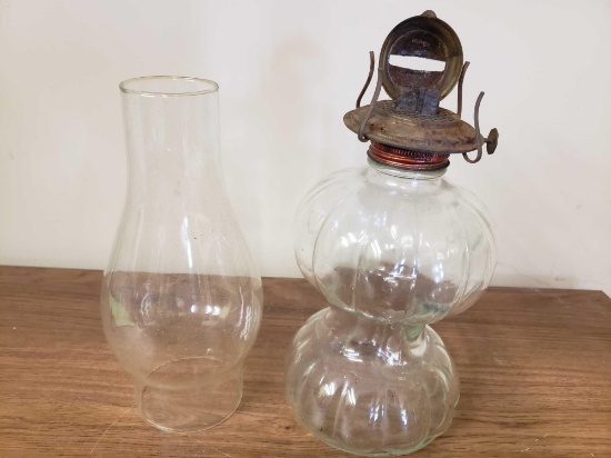 Glass oil lamp