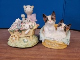 2 cat figurines