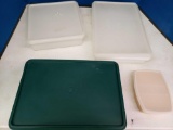 4 tupperware dishes