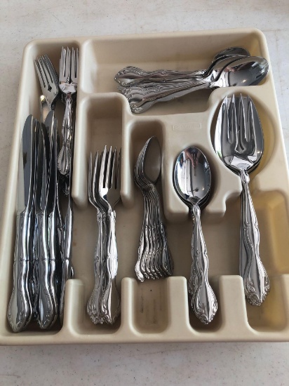 Oneida 8/18 Silverware Lot