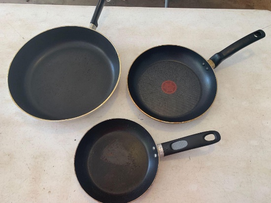 1 skillet and 2 pans