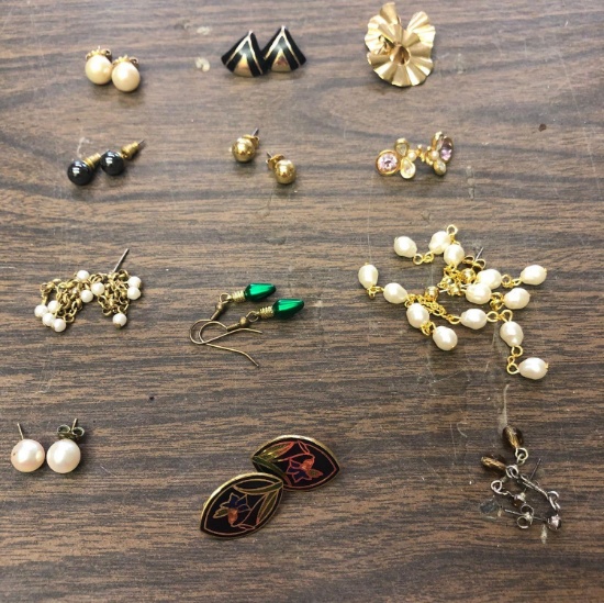 12 sets of earrings