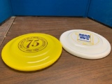 2 Frisbees